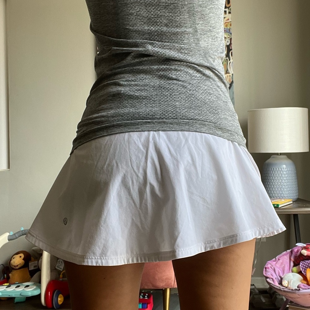 Lululemon Play off the Pleats Tennis Skirt in White Size 2 Regular - Picture 3 of 11